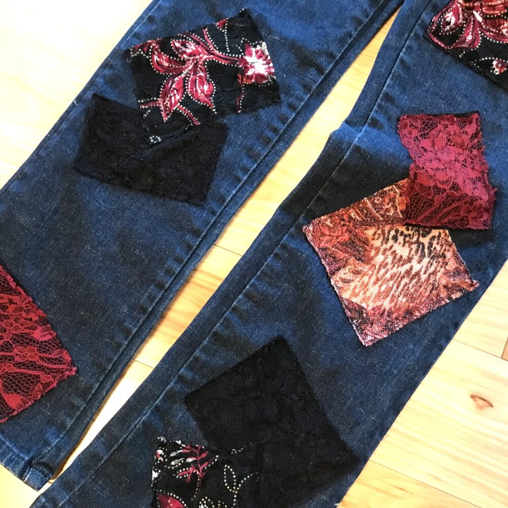 Upcycled Patchwork Jeans Sparkle and Lace Patches, Boho Hippie Jeans, Size 6 - Picture 8 of 10